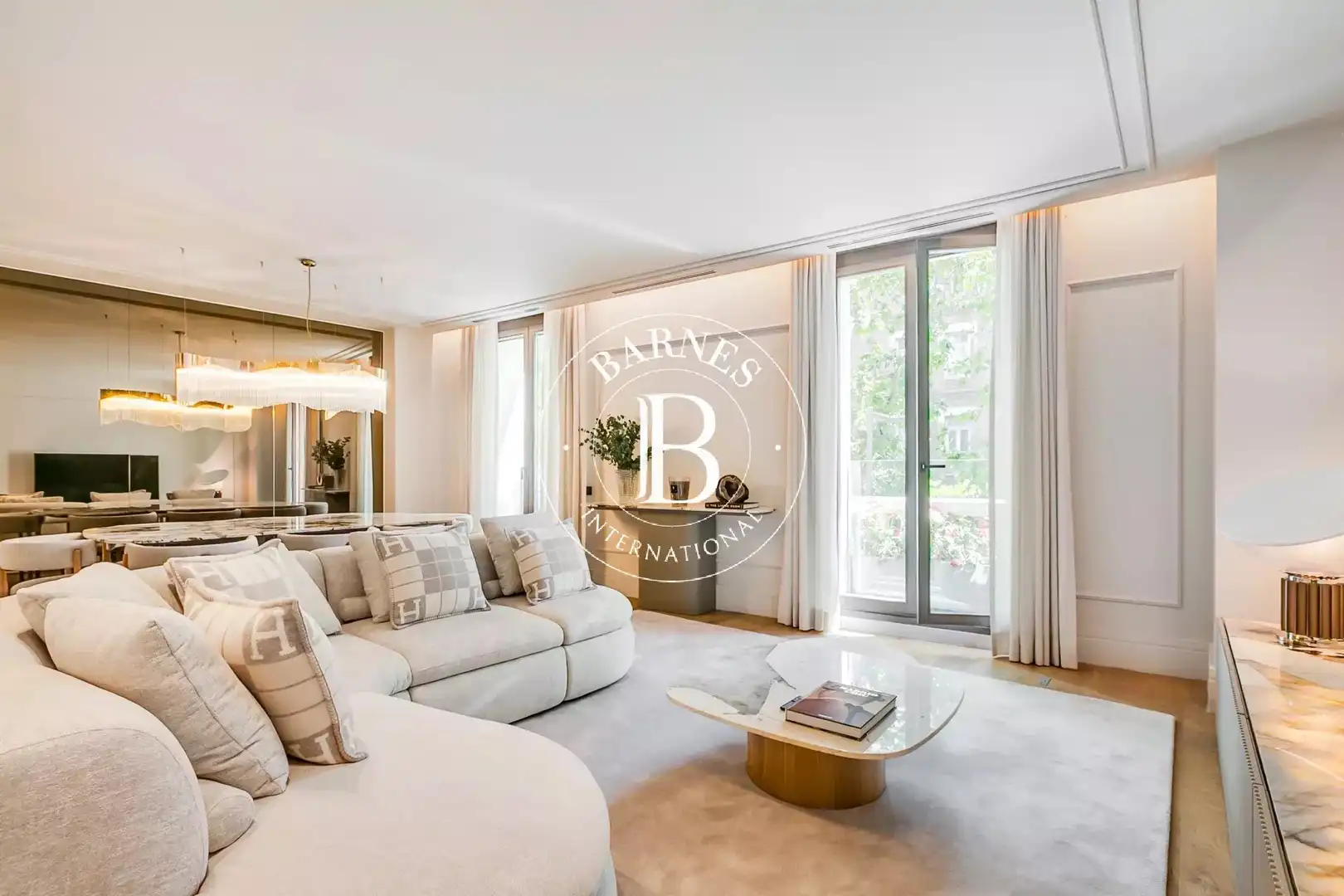 Flat with pool for sale in Chamberí