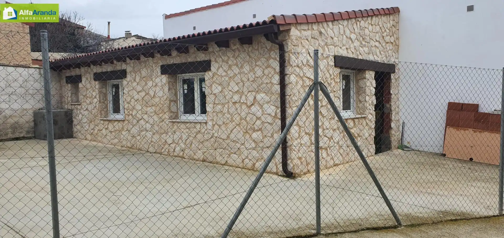 Exterior view of Houses for sale in Pedrosa de Duero