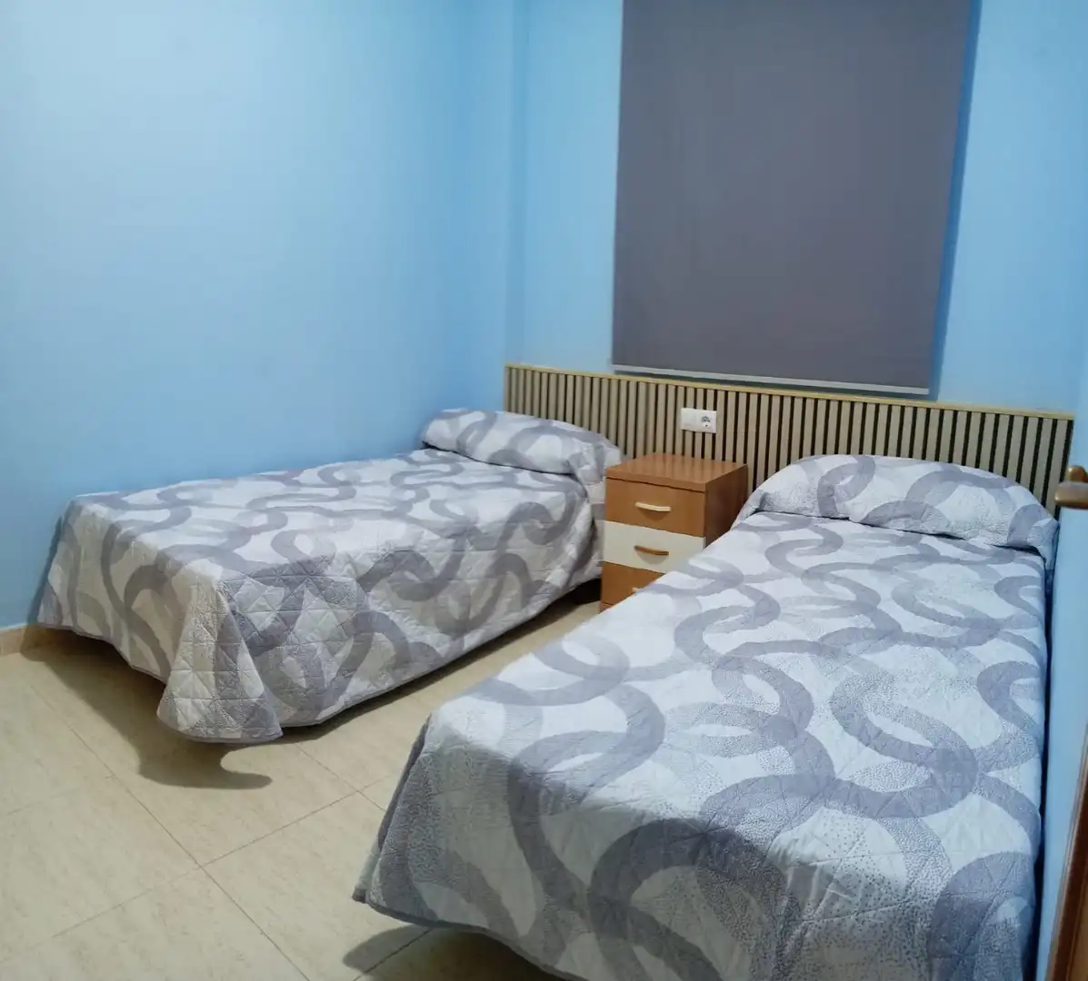 Dormitori de Apartament de lloguer en La Manga del Mar Menor amb Calefacció, Piscina i Moblat