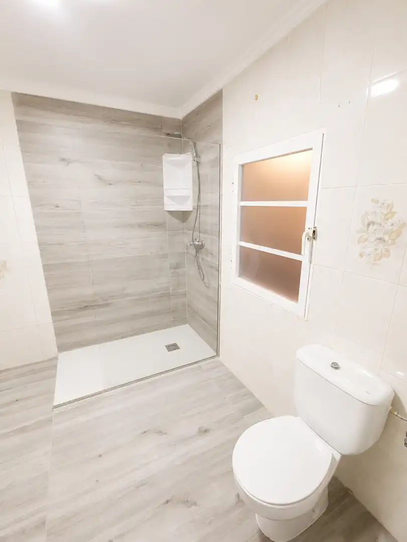 Badezimmer von Wohnung zur Miete in Alcantarilla mit Terrasse