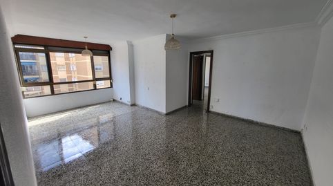 Foto 2 de Piso en venta en Calle Capulino Jáuregui, Parque Ayala - Jardín de la Abadía - Huelín, Málaga Capital