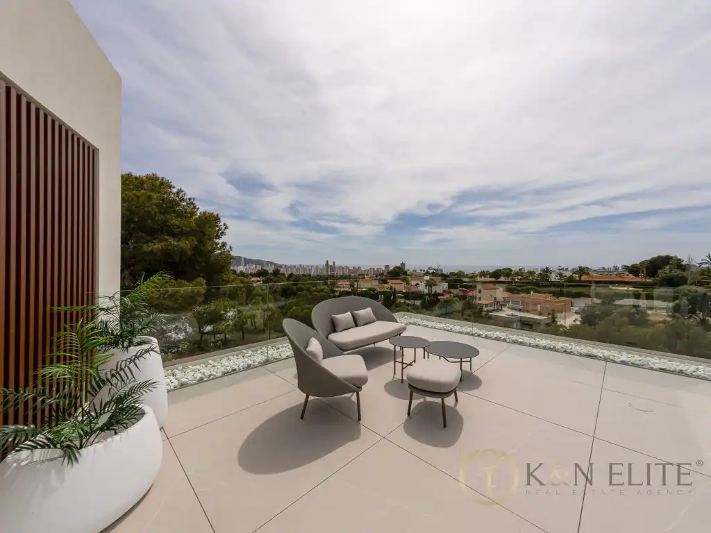 Terrassa de Casa o xalet en venda en Benidorm amb Aire condicionat, Terrassa i Piscina