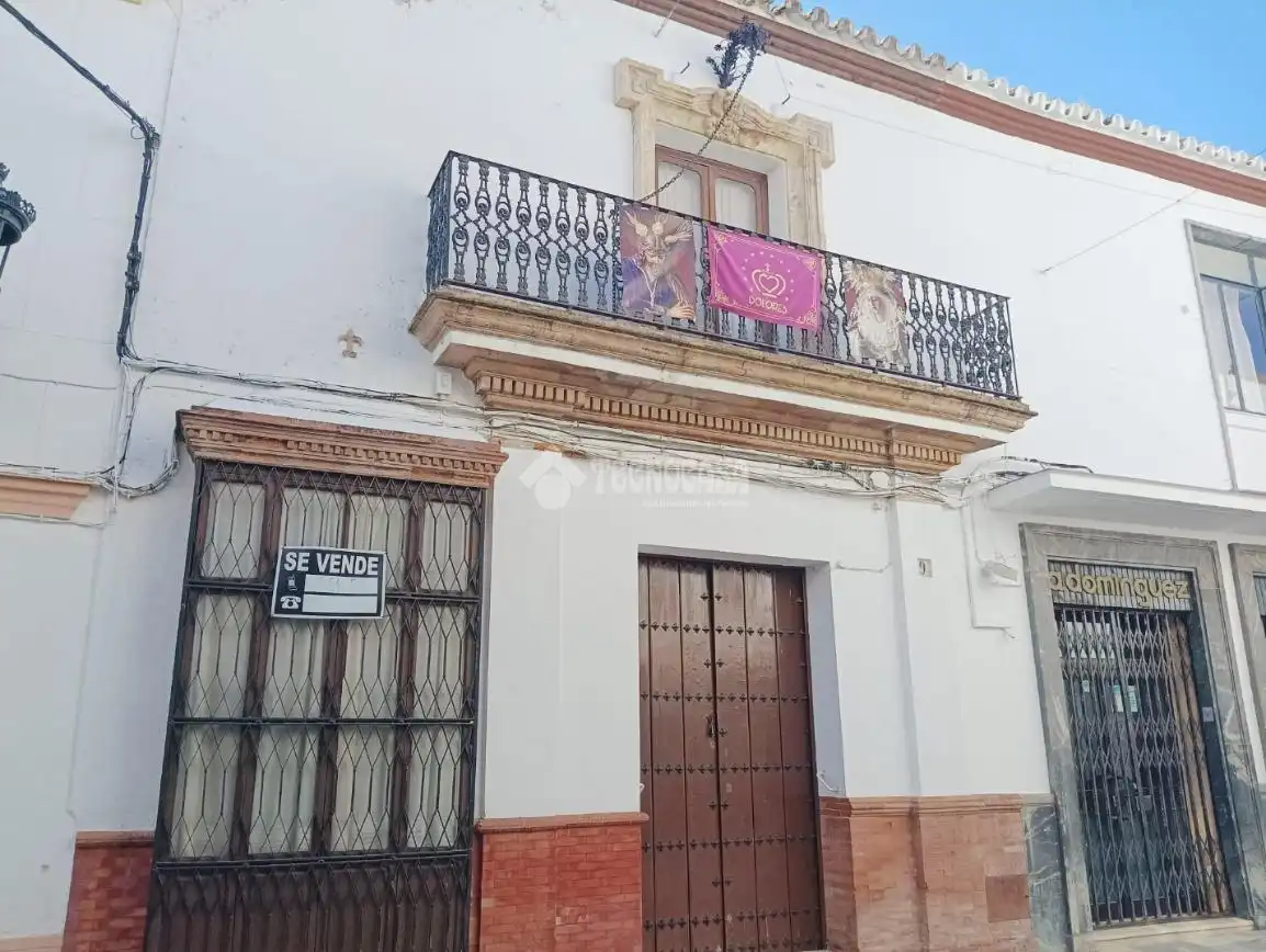 Vista exterior de Casa adosada en venta en Arahal con Balcón