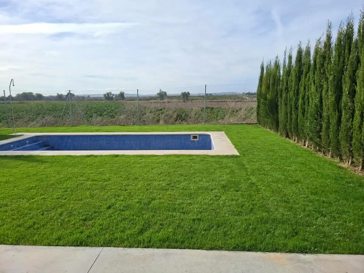 Piscina de Casa o chalet en venta en Alcalá del Río con Calefacción, Jardín privado y Terraza