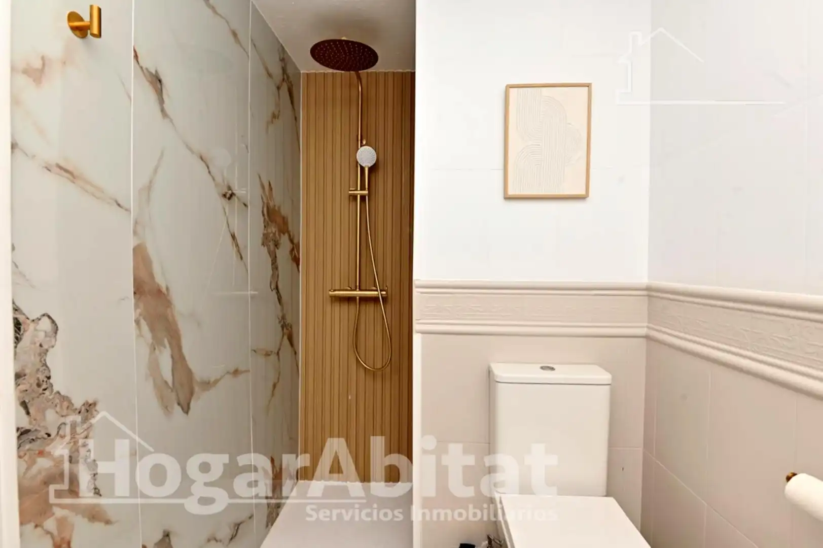 Baño de Piso en venta en Valencia con Aire acondicionado, Calefacción y Amueblado
