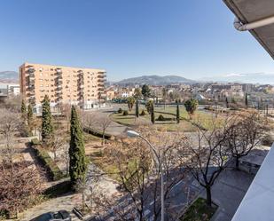 Vista exterior de Dúplex en venda en  Granada Capital amb Aire condicionat