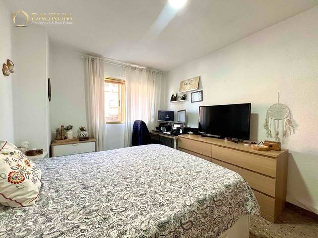 Piso en Venta en JOAQUIM BALLESTER en Les Tendetes - Avenida Burjassot