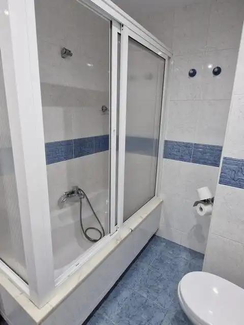 Baño de Piso de alquiler en Santiago de Compostela  con Amueblado
