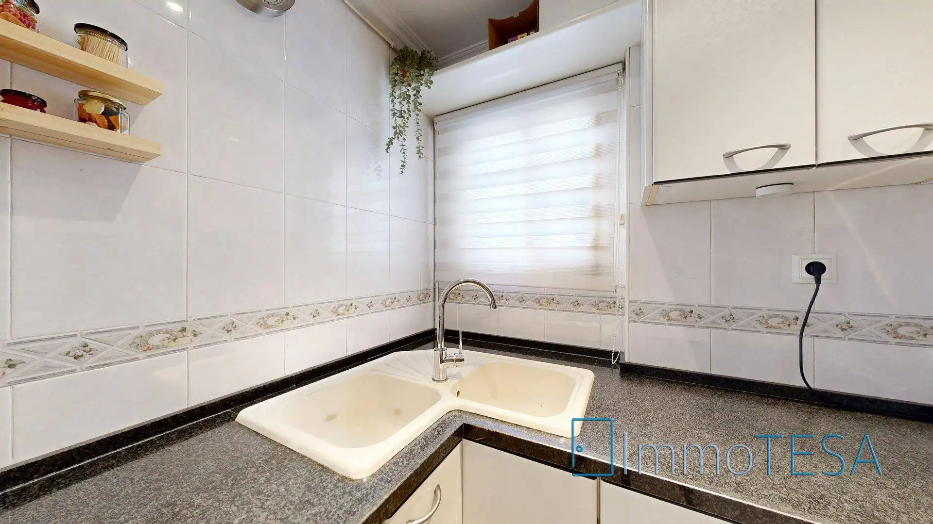 Kitchen of Flat for sale in Sabadell  with Air Conditioner, Heating and Parquet flooring