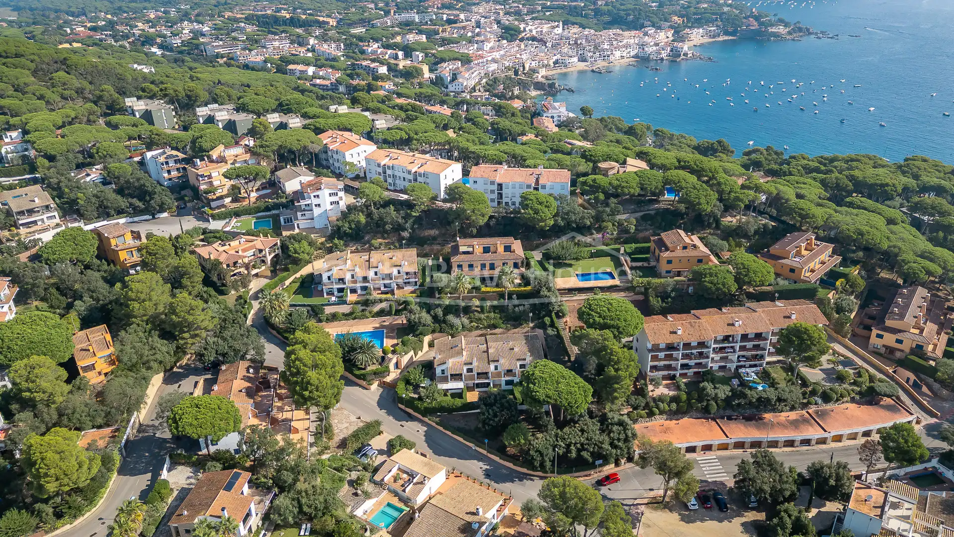 Außenansicht von Einfamilien-Reihenhaus zum Verkauf in Palafrugell mit Klimaanlage, Heizung und Privatgarten