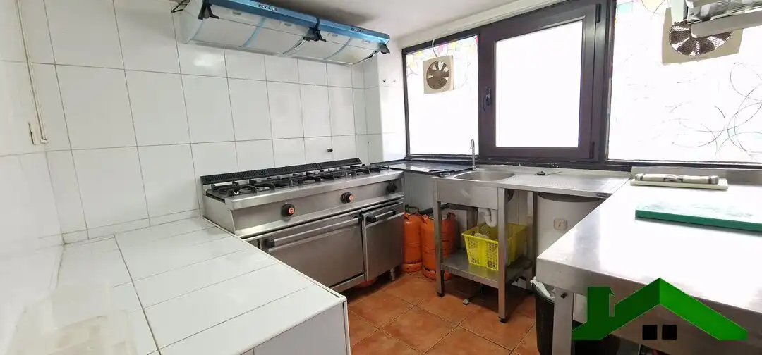 Kitchen of Commercial properties for sale in Bilbao 