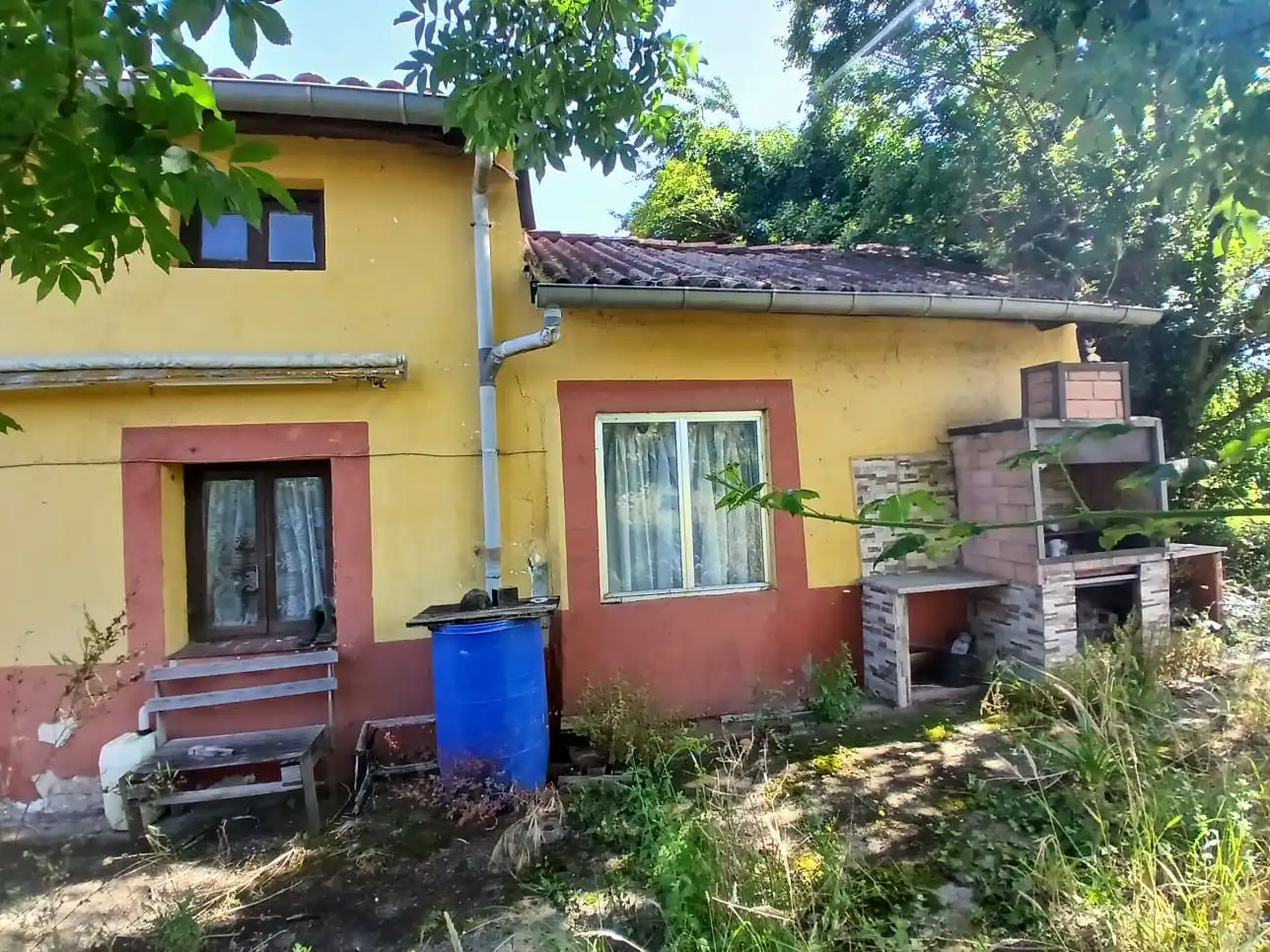 Vista exterior de Casa o xalet en venda en Torrelavega  amb Traster