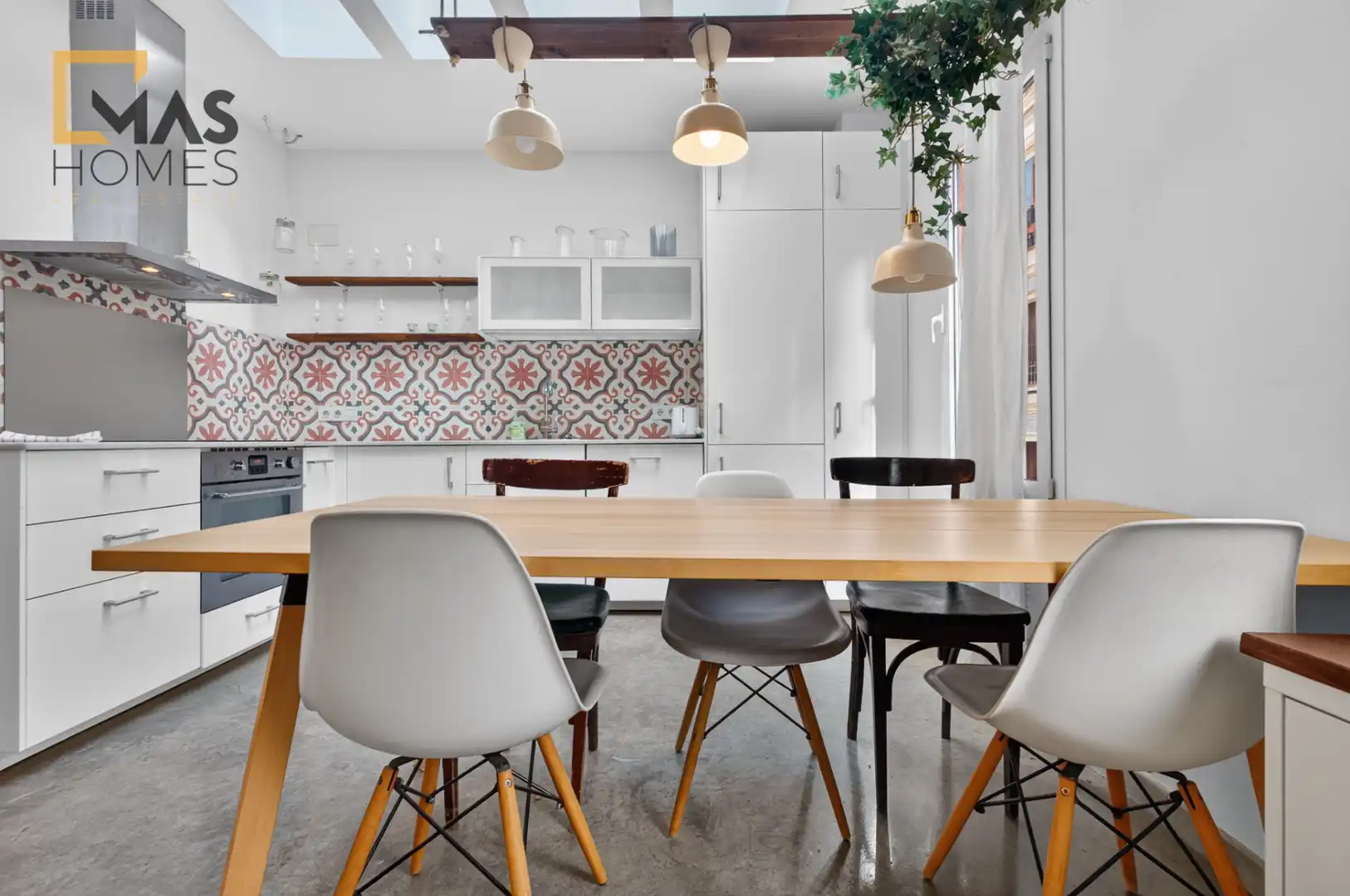 Kitchen of Buildings for sale in Ciutat Vella