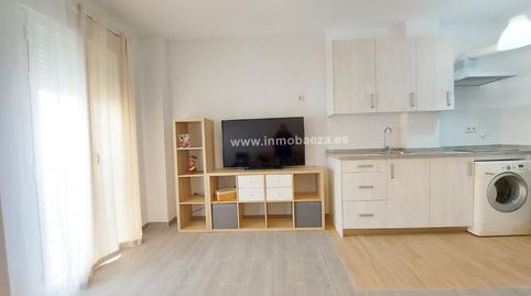 Foto 2 de Apartamento en venta en Baeza, Jaén