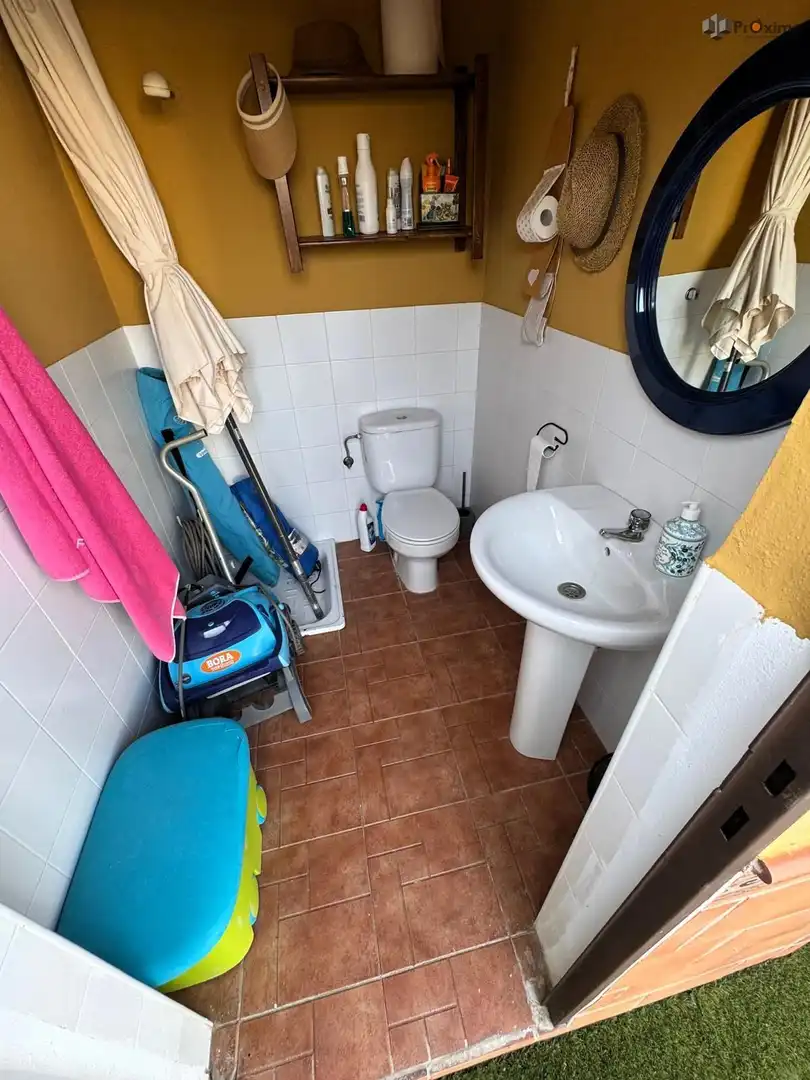 Bathroom of Houses for sale in Écija  with Air Conditioner, Terrace and Storage room