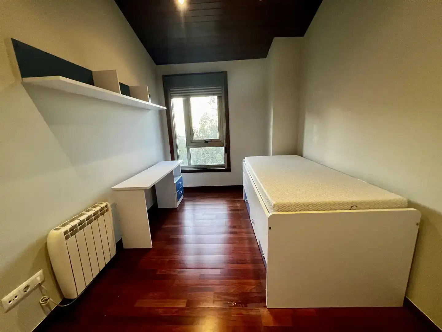 Habitación de Piso en venta en Cangas  con Jardín privado, Parquet y Piscina