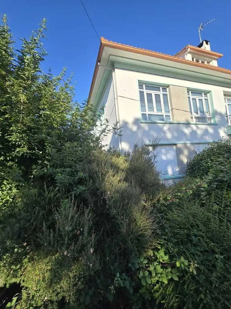 Vista exterior de Casa o xalet en venda en Narón amb Calefacció, Jardí privat i Traster