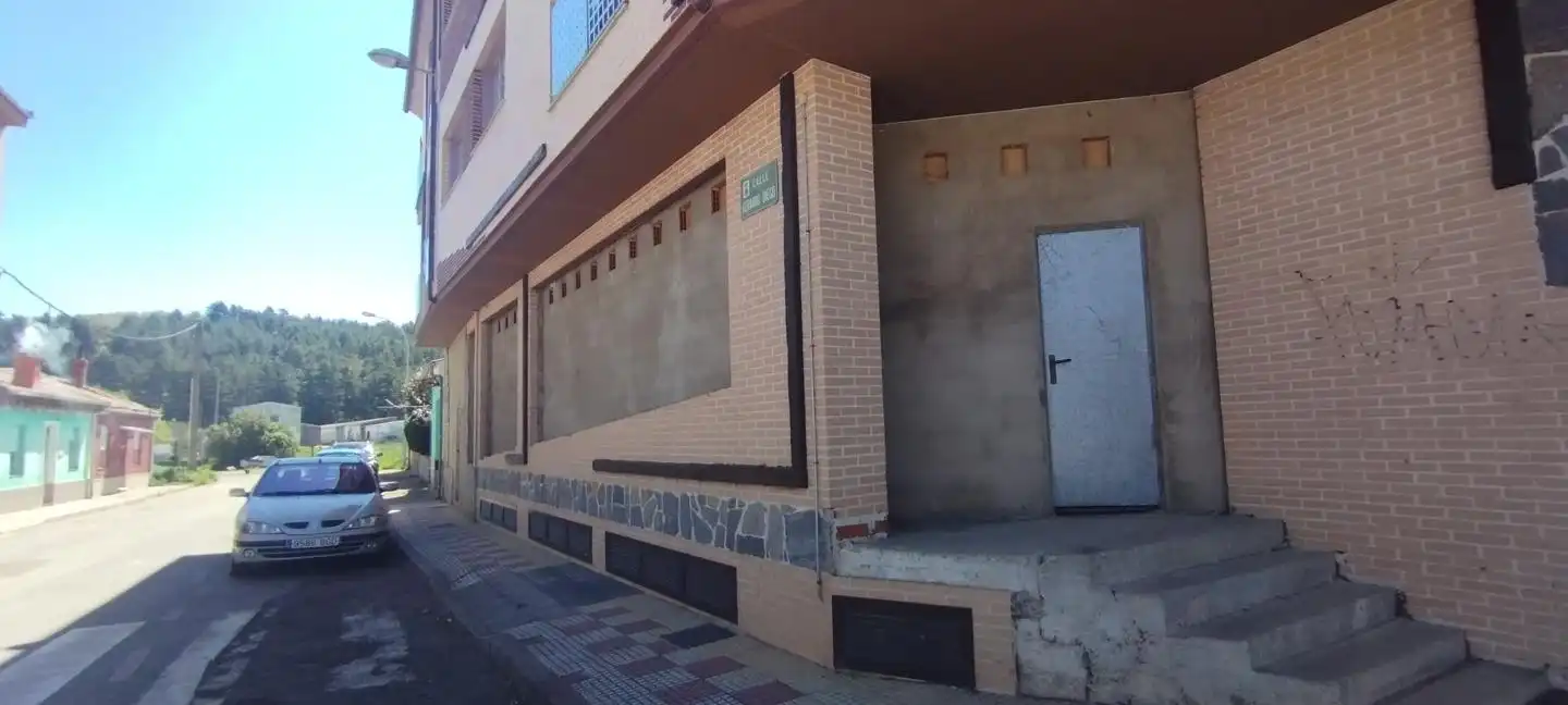 Local comercial en venda a Portillo, imagen 2