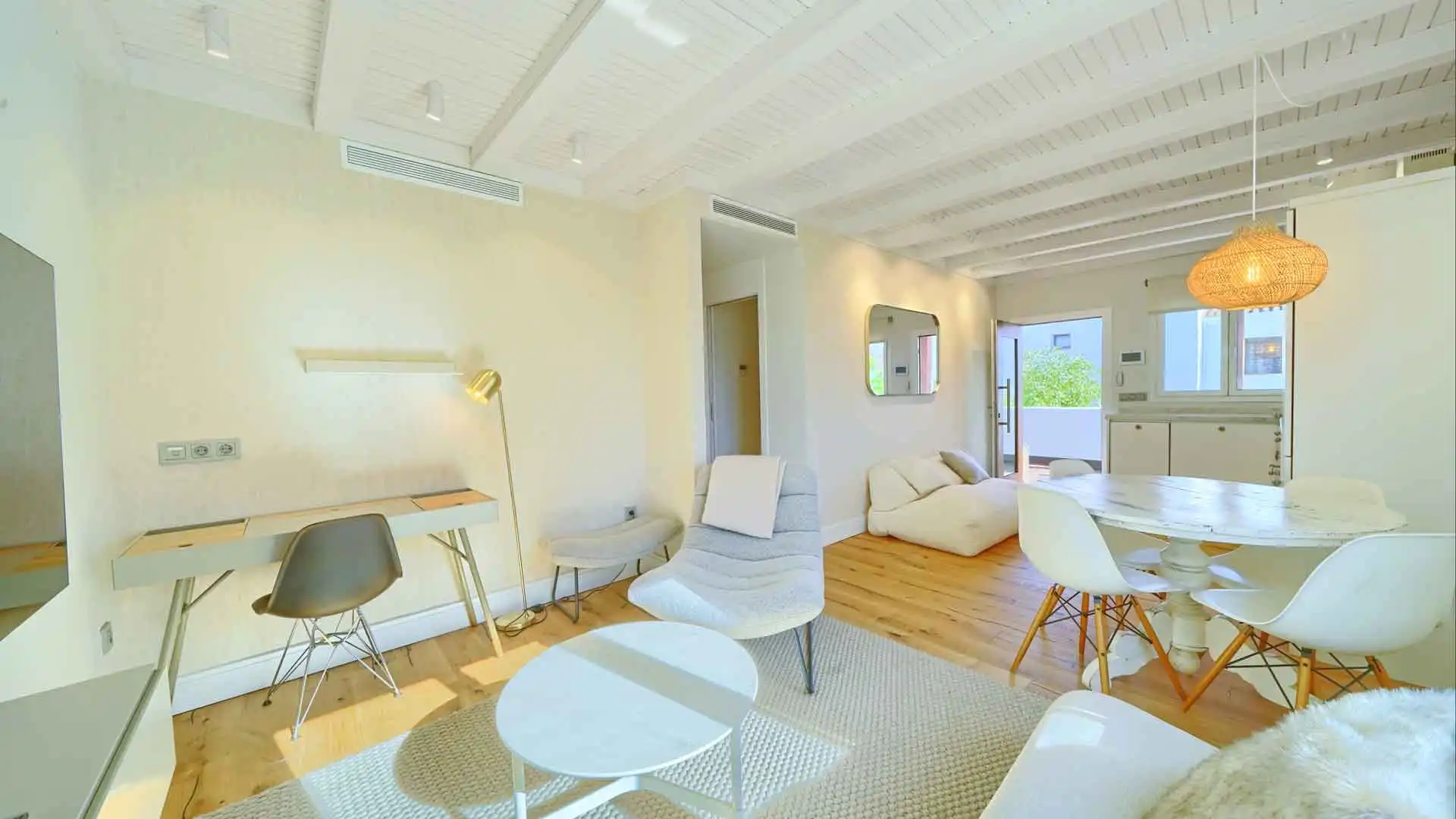 Sala de estar de Casa adosada en venta en Marbella con Aire acondicionado, Jardín privado y Terraza