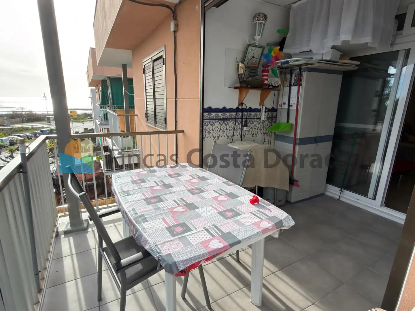Terraza de Apartamento en venta en Vilanova i la Geltrú con Terraza, Amueblado y Horno
