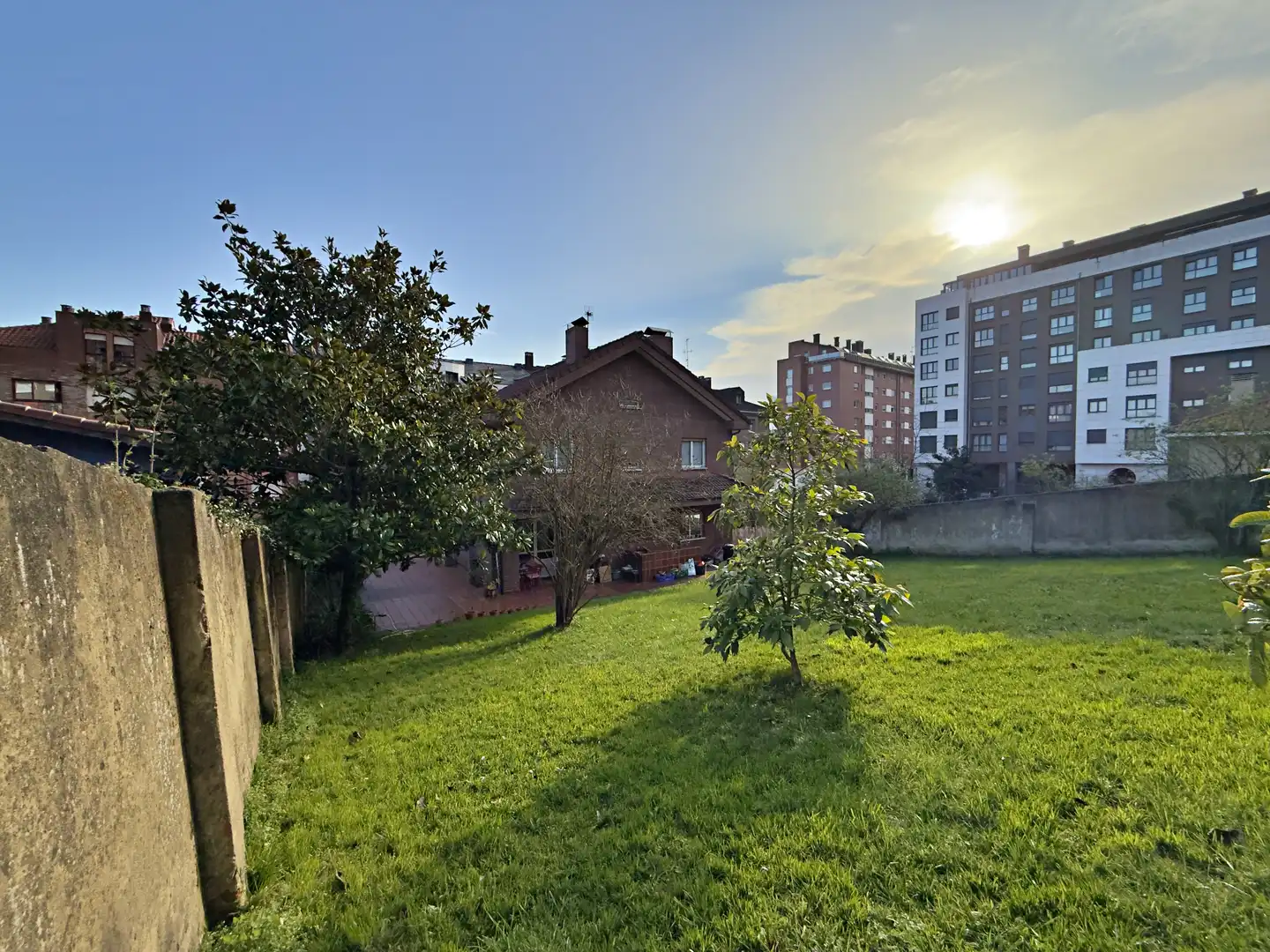 Jardí de Casa o xalet en venda en Oviedo  amb Calefacció, Jardí privat i Parquet