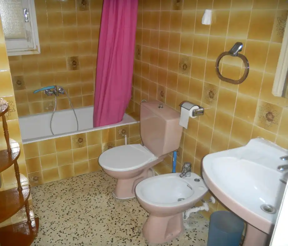 Baño de Piso de alquiler en Tarragona con Terraza, Amueblado y Horno