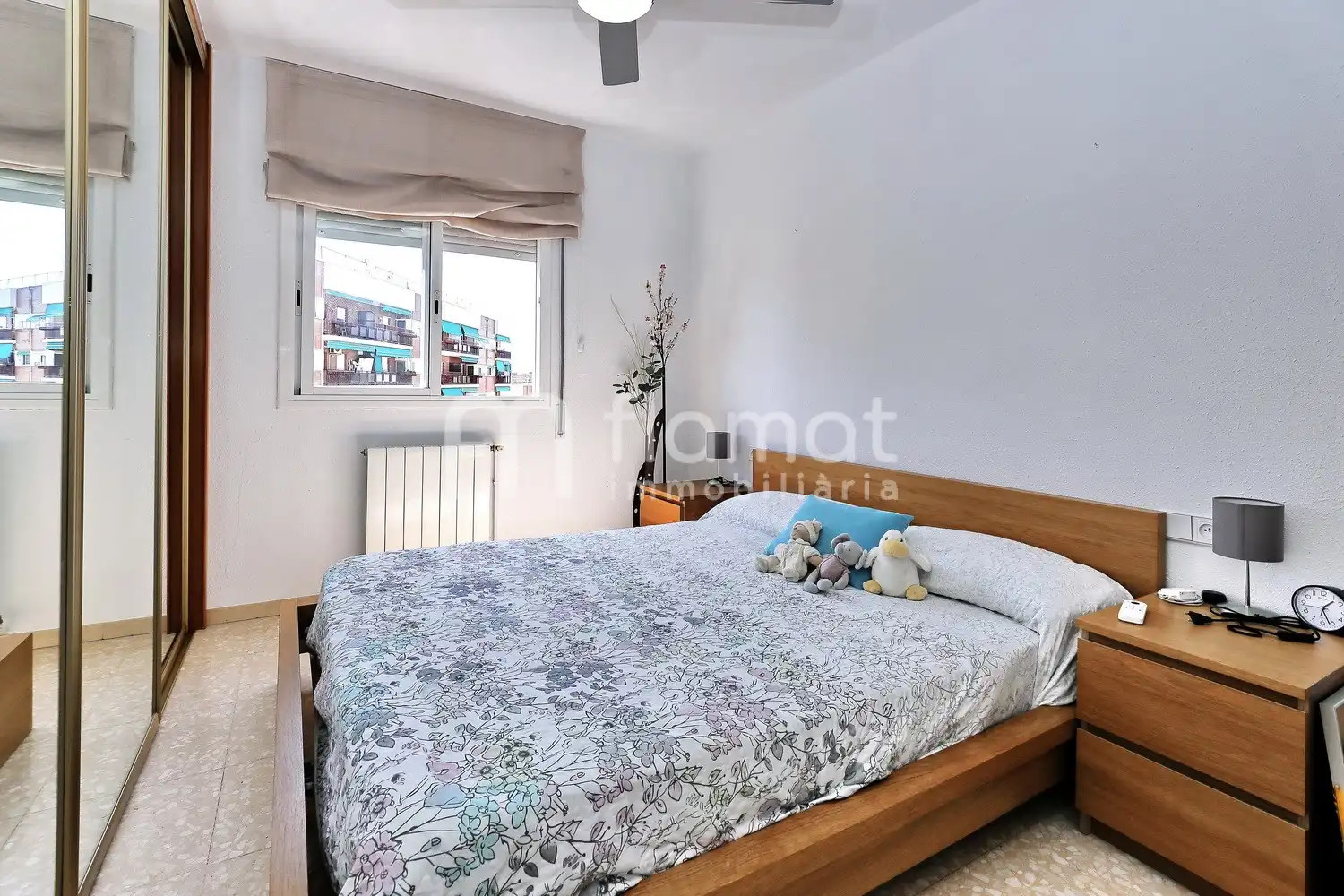 Bedroom of Flat for sale in Sabadell