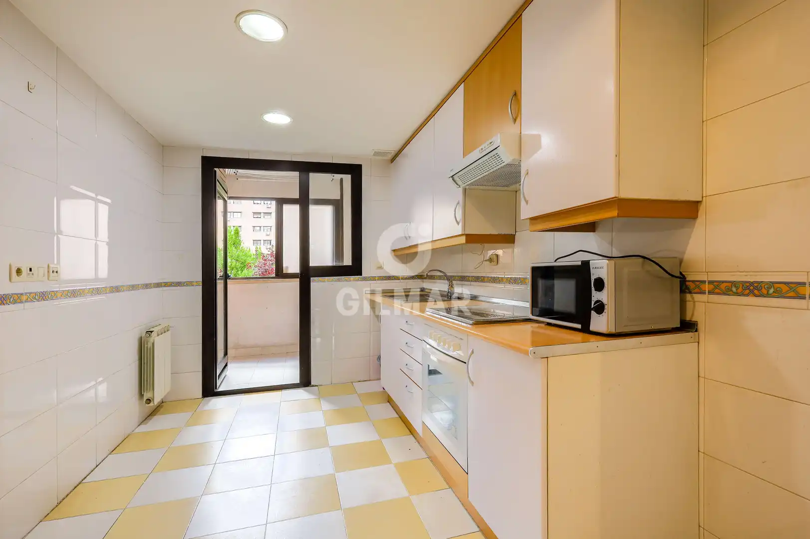 Kitchen of Flat for sale in Madrid  with Heating, Private garden and Storage room