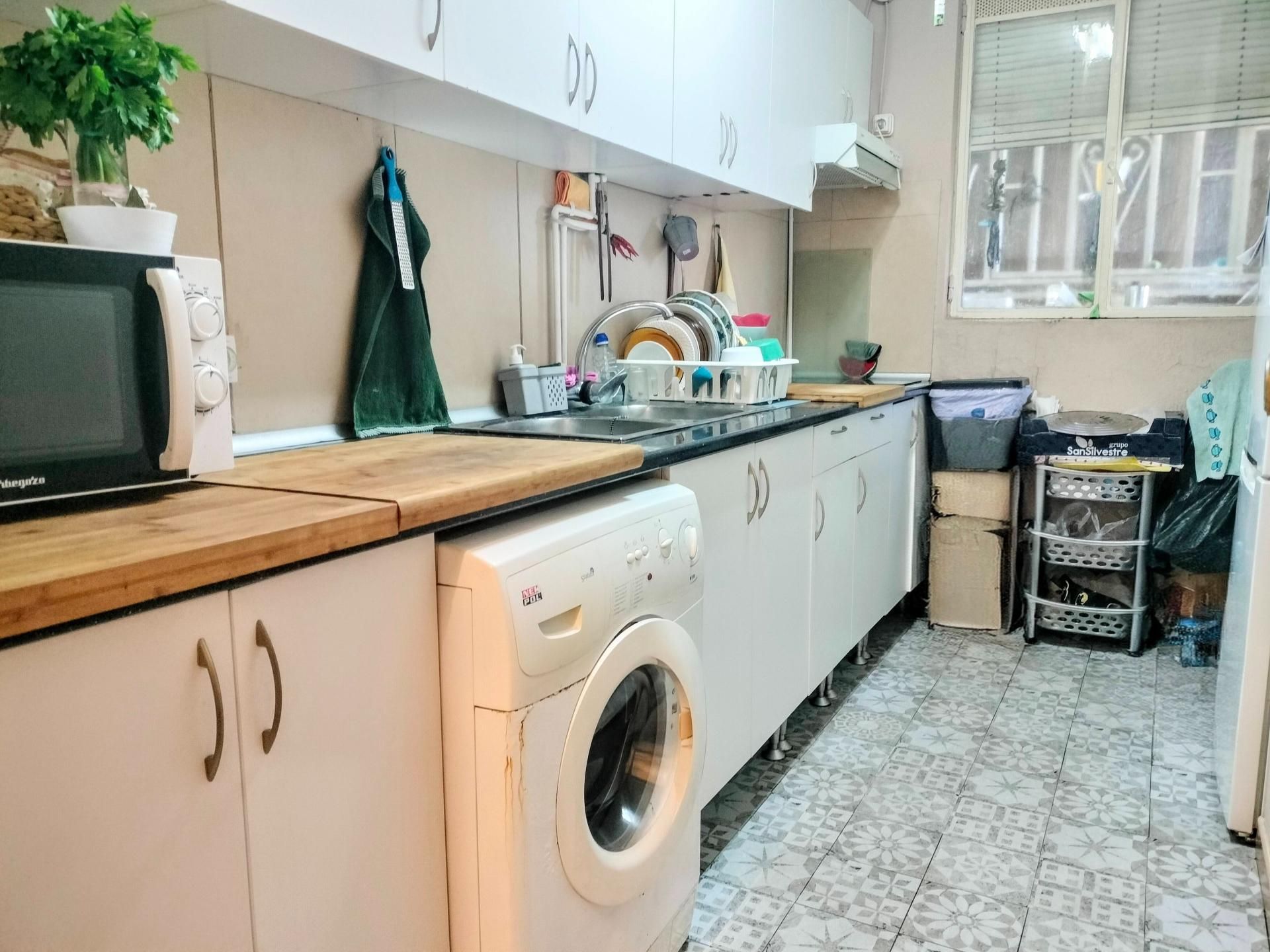 Kitchen of Flat for sale in Badia del Vallès