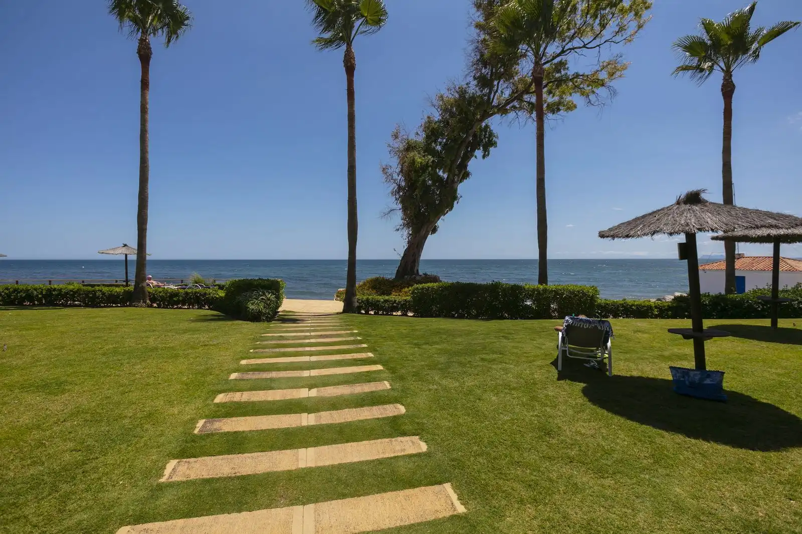 Jardí de Dúplex en venda en Estepona amb Aire condicionat, Terrassa i Traster