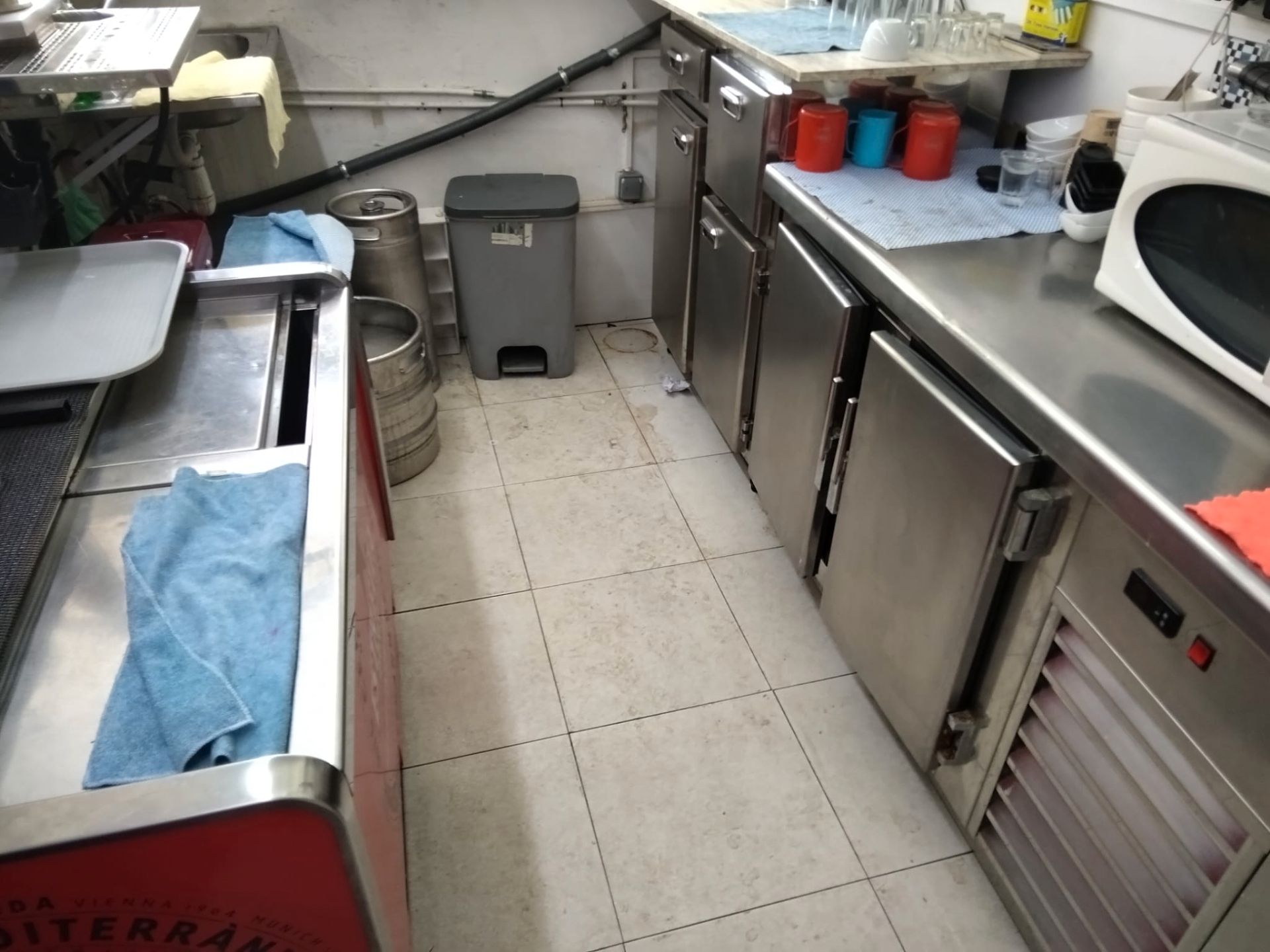 Küche von Geschaftsraum zur ubertragung in Lliçà de Vall mit Klimaanlage, Terrasse und Möbliert