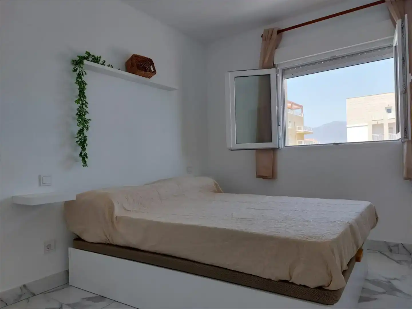 Habitación de Piso de alquiler en San Luis de Sabinillas