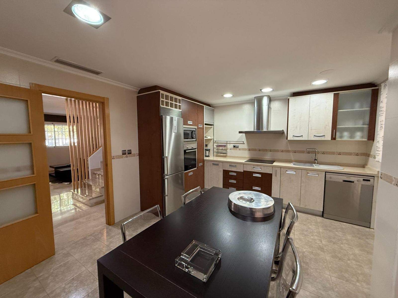 Küche von Einfamilien-Reihenhaus zur Miete in Elche / Elx