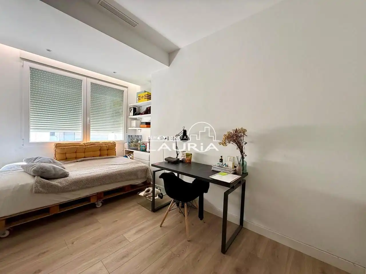 Bedroom of Flat for rent in Valencia  with Air Conditioner, Parquet flooring and Furnished
