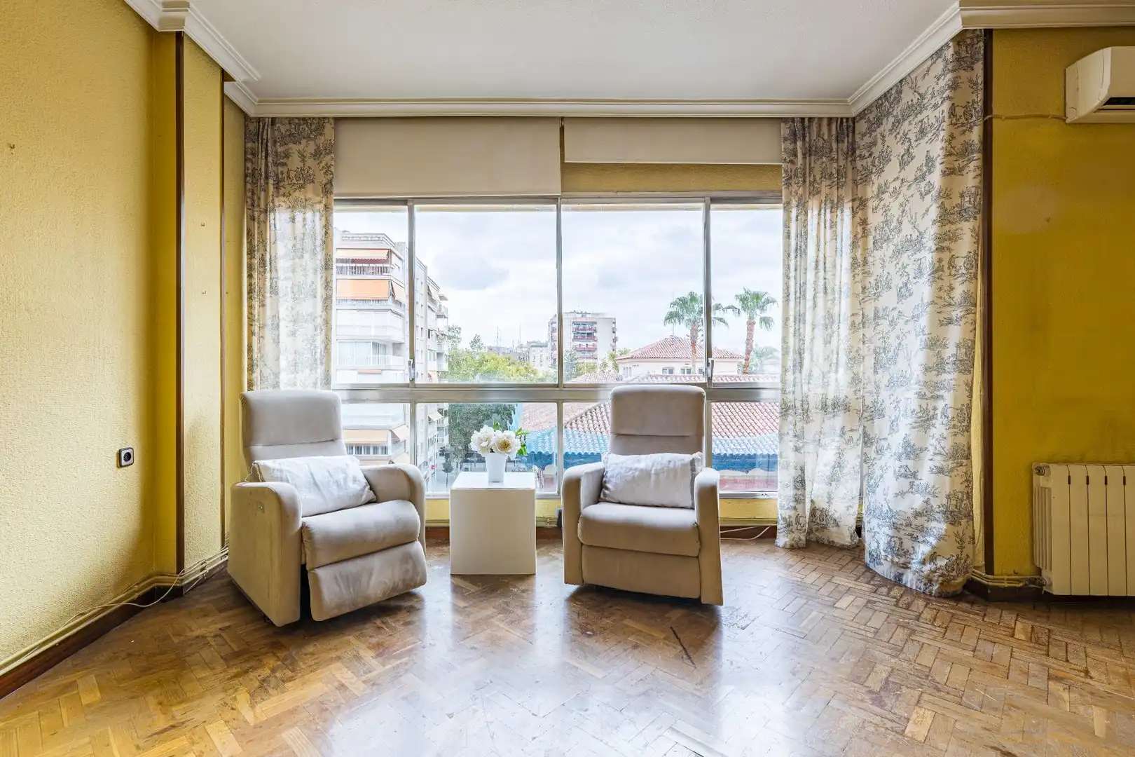 Sala d'estar de Pis en venda en Murcia amb Parquet