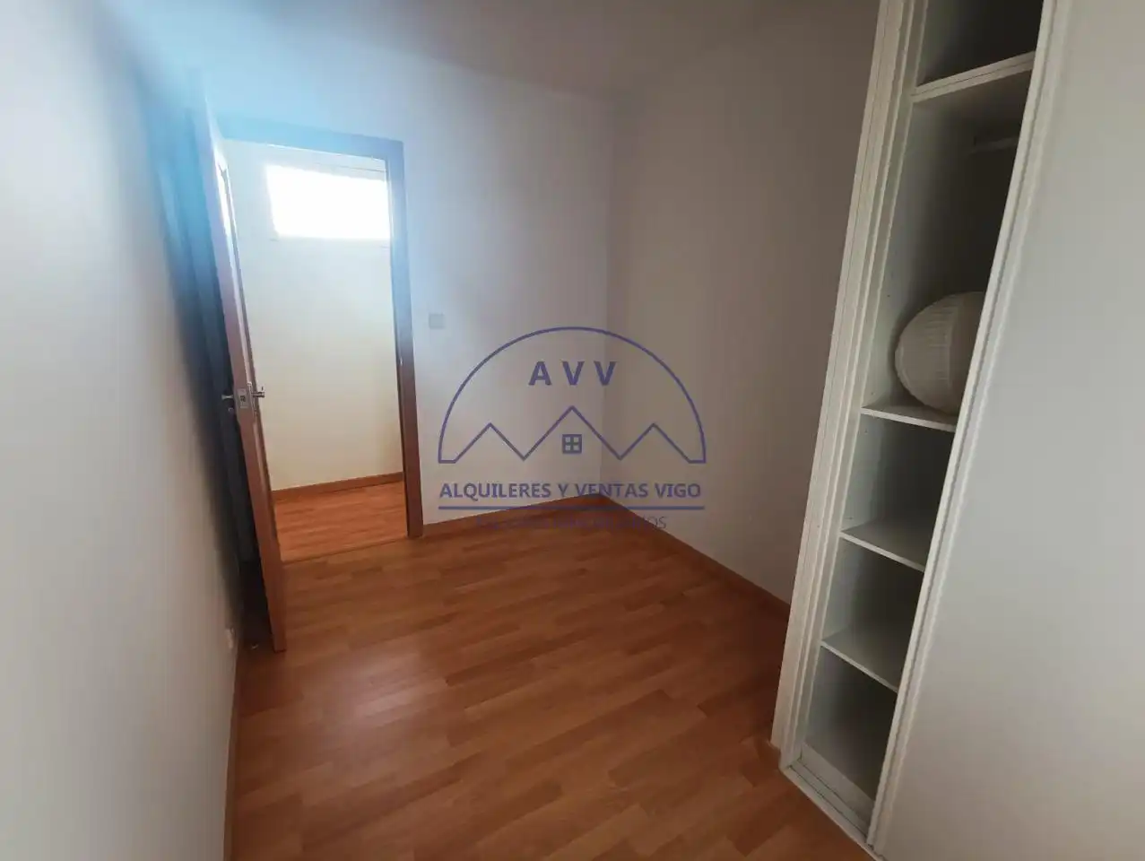 Flat for rent in Torrecedeira, Berbés - Peritos