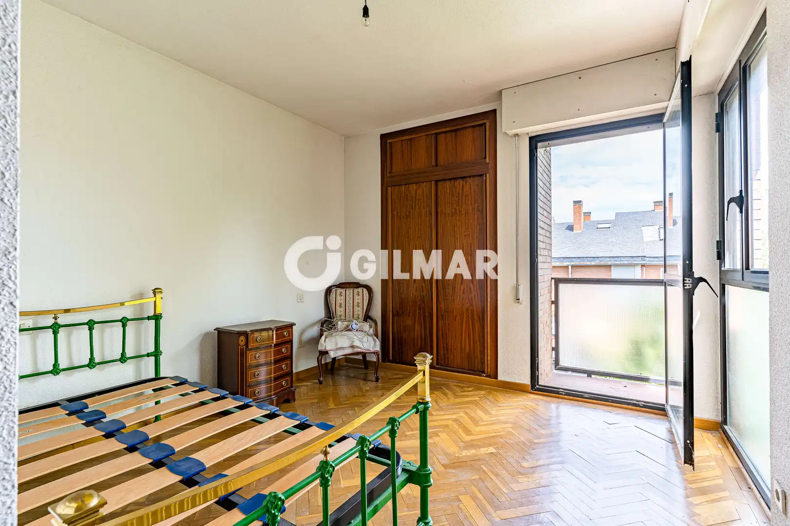 Bedroom of Detached homes for sale in Pozuelo de Alarcón  with Heating, Private garden and Swimming Pool