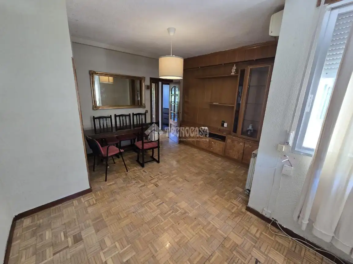 Sala d'estar de Pis en venda en Madrid amb Calefacció