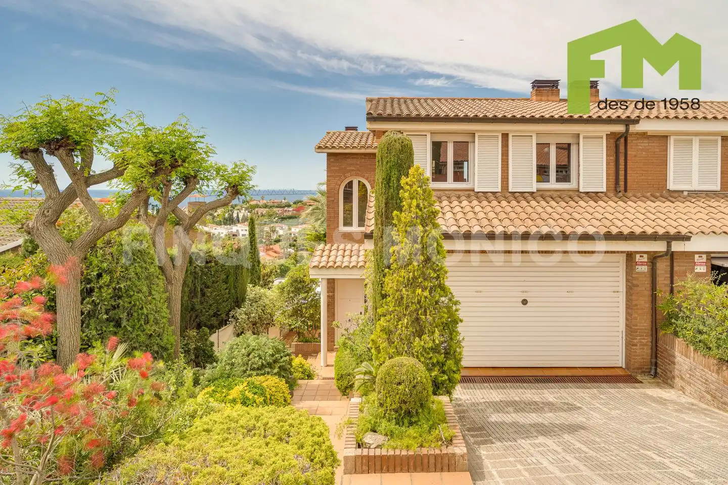 Vista exterior de Casa o chalet en venta en Teià con Calefacción, Jardín privado y Terraza