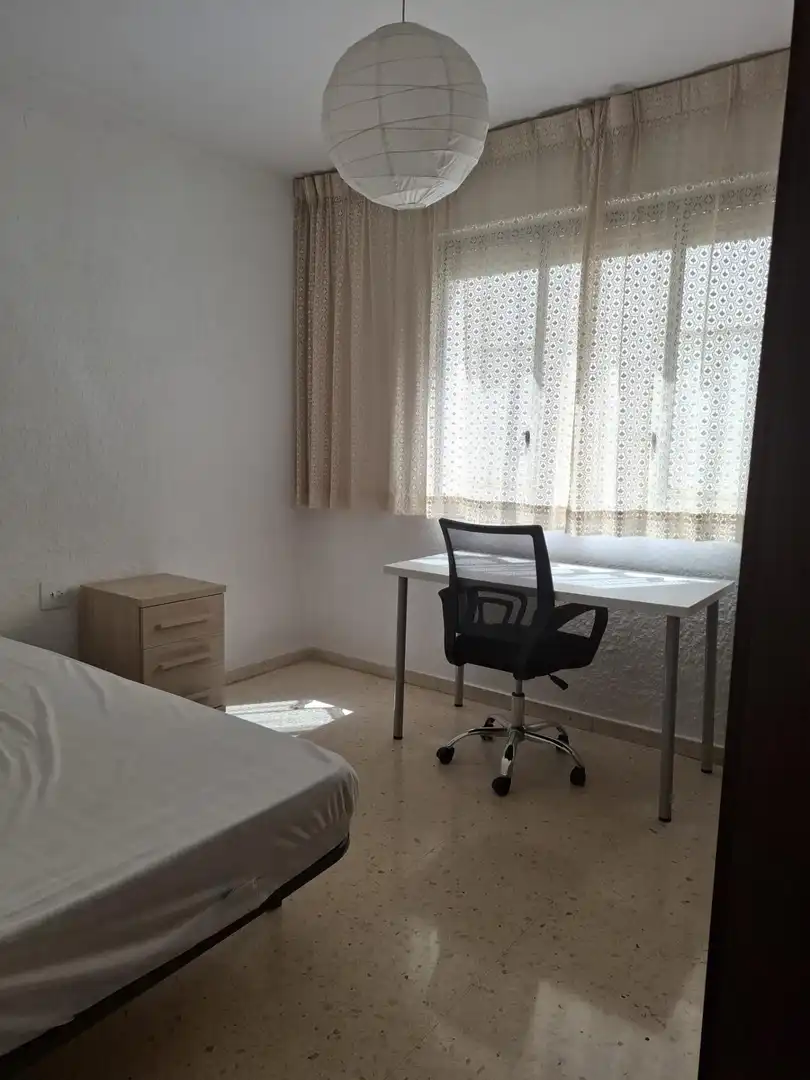Habitación de Piso de alquiler en Murcia con Terraza y Amueblado