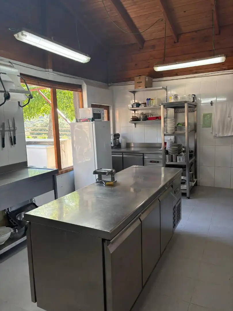 Cuina de Casa o xalet en venda en Nevada amb Aire condicionat, Jardí privat i Piscina