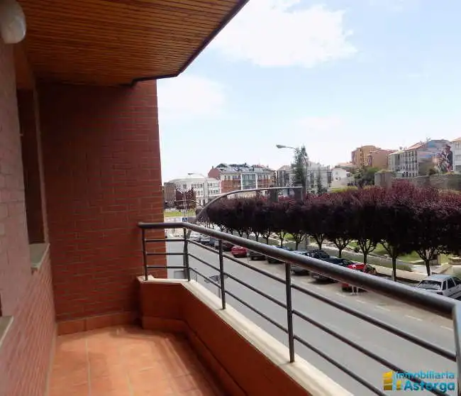 Terrasse von Wohnung zur Miete in Astorga mit Heizung, Parkett und Terrasse