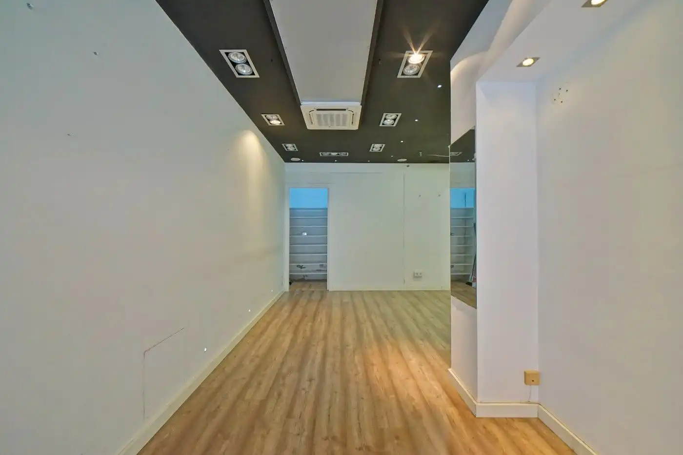 Business premises to rent in Carrer de Damià Campeny 5, imagen 4