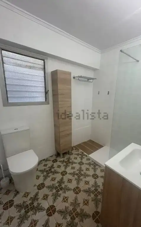 Baño de Piso en venta en Paterna con Horno y Balcón
