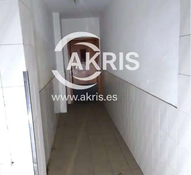 Local comercial en venta en Calle San Vicente, imagen 2