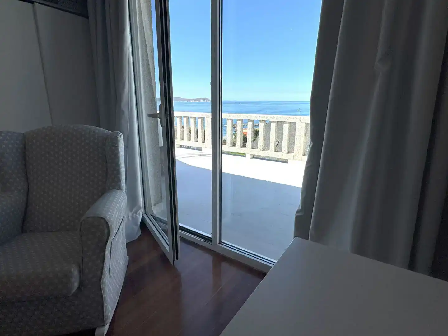Dormitori de Casa o xalet en venda en Sanxenxo amb Piscina i Balcó