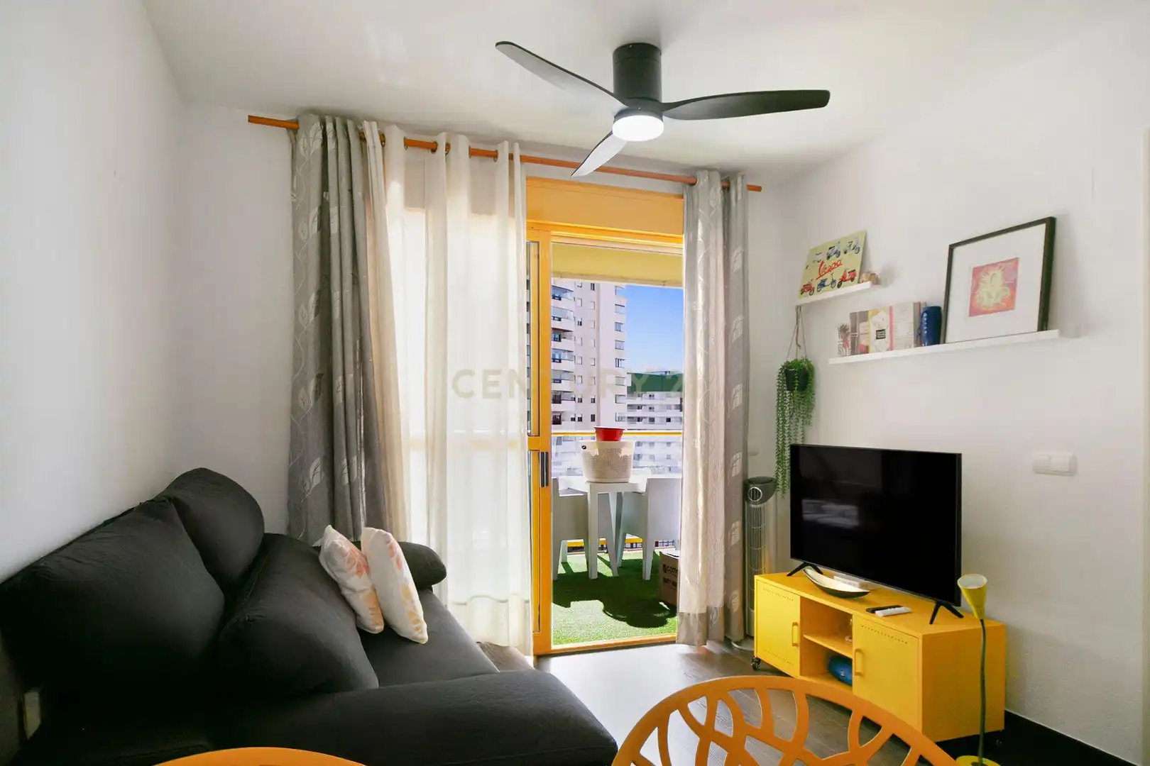 Sala de estar de Apartamento de alquiler en Calpe / Calp con Aire acondicionado, Lavadora y Microondas