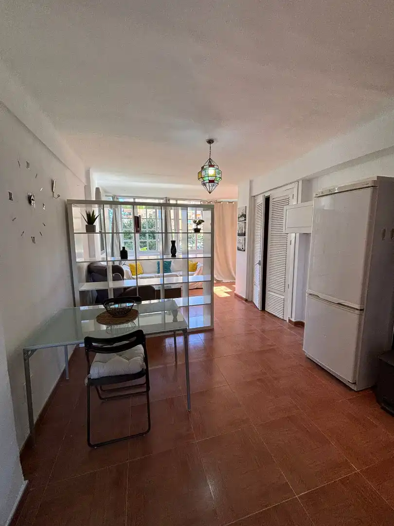 Sala d'estar de Apartament de lloguer en Torremolinos amb Moblat i Piscina comunitària