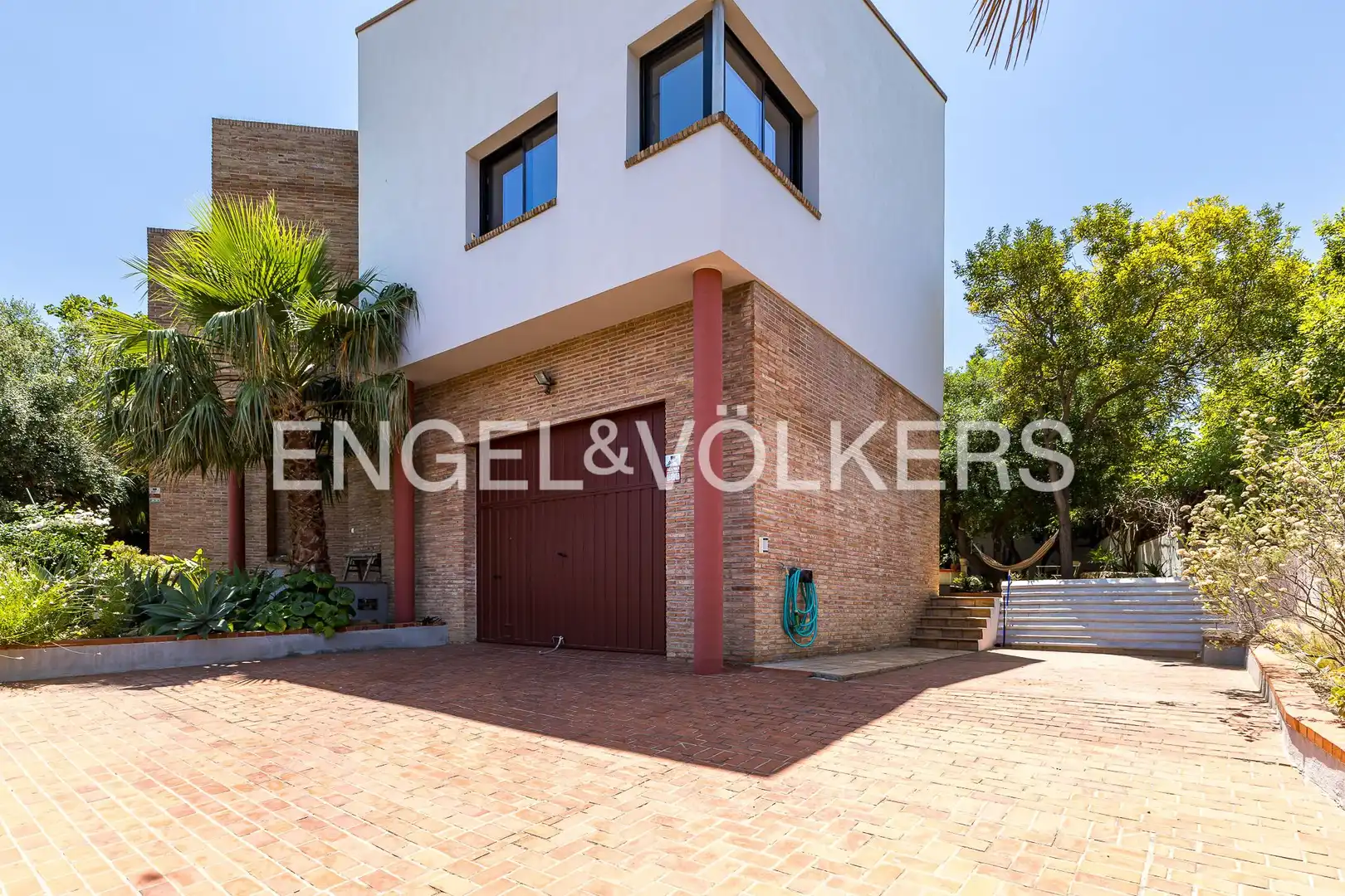 Vista exterior de Finca rústica en venta en Vilanova i la Geltrú con Calefacción, Jardín privado y Terraza