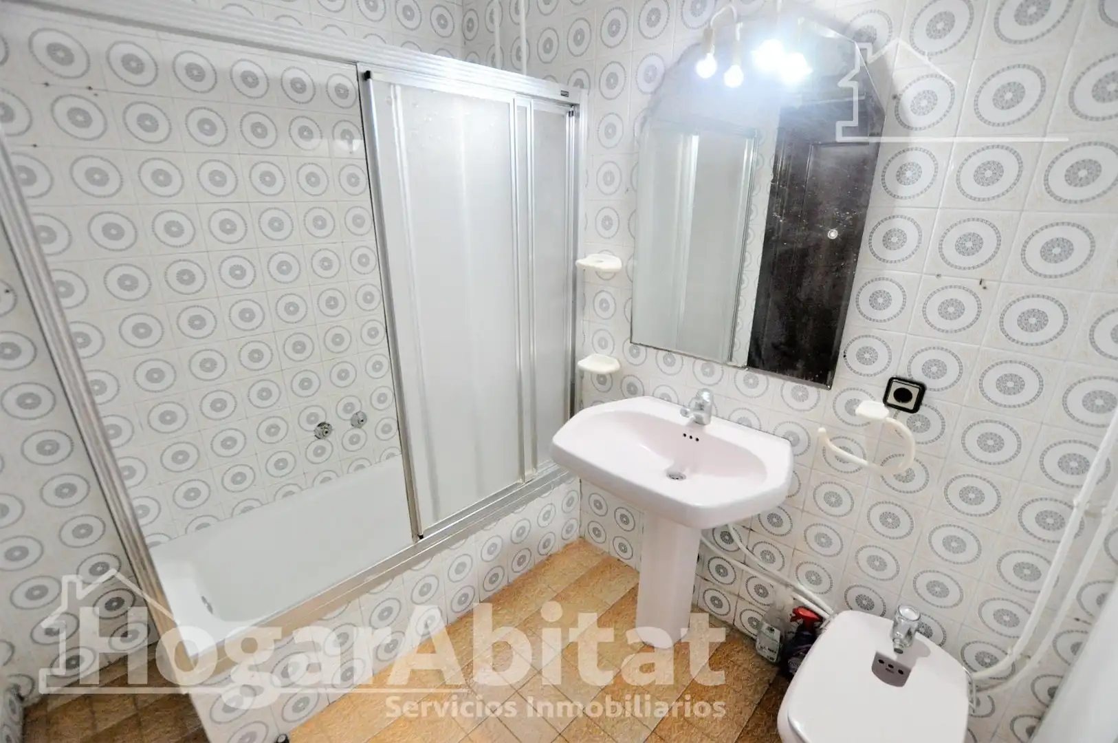 Baño de Piso en venta en Valencia con Balcón